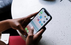 How to Lock a Folder on iPhone